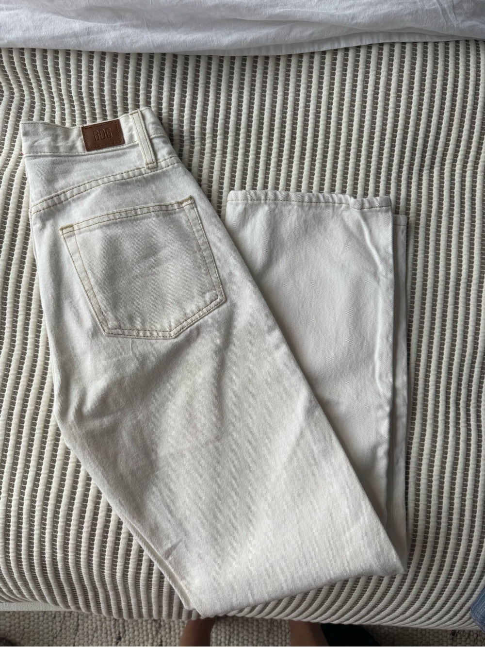 BDG Straight Leg Jeans in Cream - Picture 4 of 4